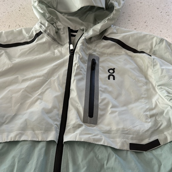 ON CLOUD LIGHTWEIGHT JACKET - Picture 4 of 5